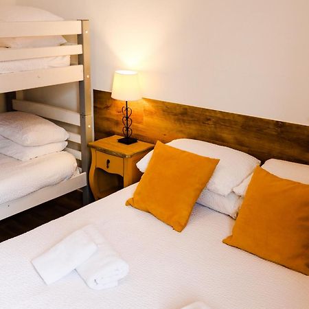 Hotel Restaurant La Plage Port-Saint-Louis-du-Rhone Ngoại thất bức ảnh