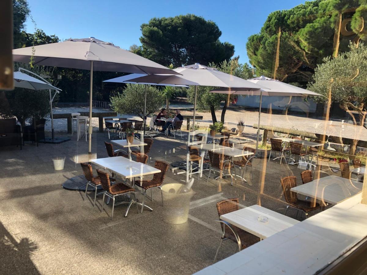 Hotel Restaurant La Plage Port-Saint-Louis-du-Rhone Ngoại thất bức ảnh
