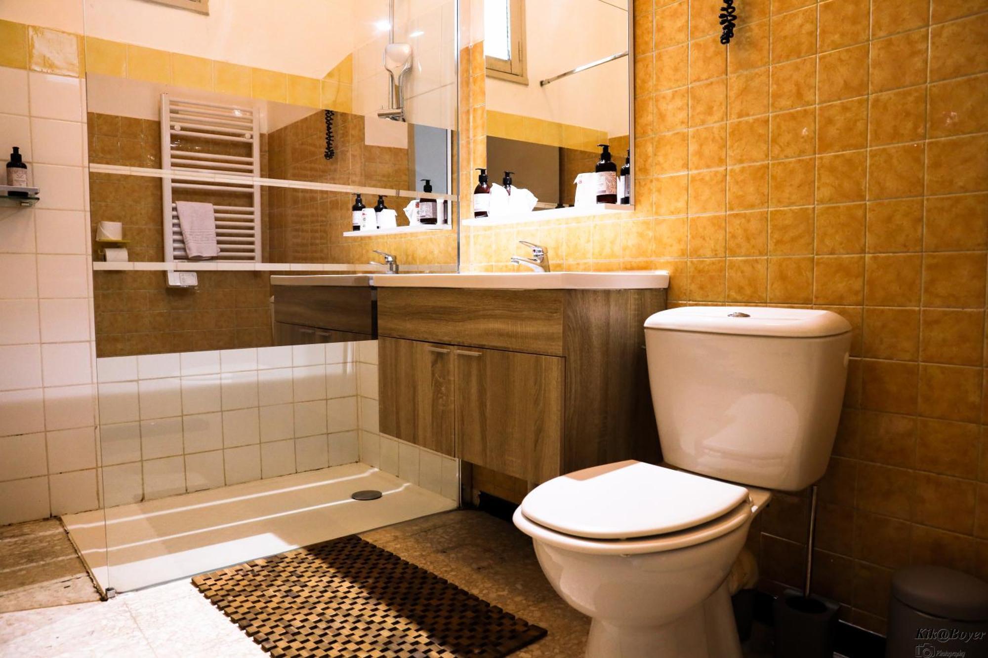 Hotel Restaurant La Plage Port-Saint-Louis-du-Rhone Ngoại thất bức ảnh